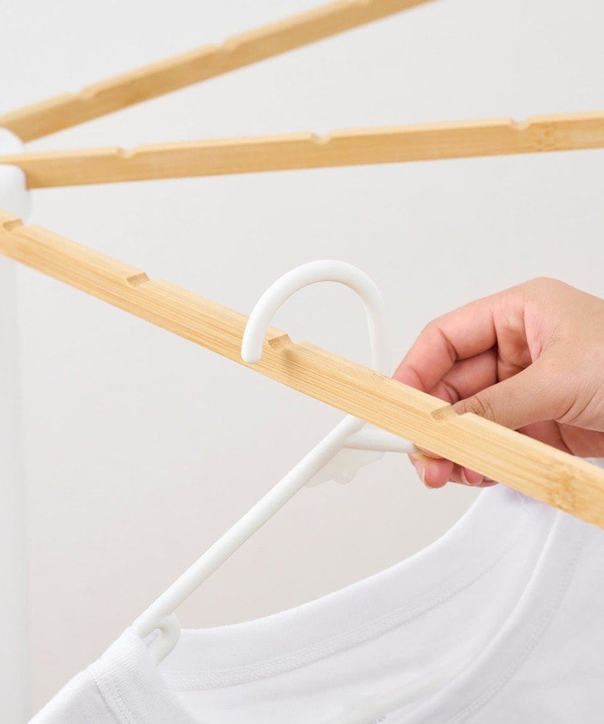 出所：パルグループ公式ファッション通販サイト　折りたたみ衣類干しスタンド