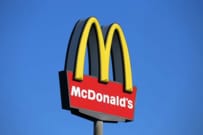 【マクドナルド】「実は苦手でした」紙ストロー終了に歓迎の声、今後は「ストローなしで飲めるフタ」を提供