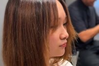 膨らむ髪に悩む女性　「頭が大きく見える」とプロを頼った結果…完璧な仕上がりに驚き