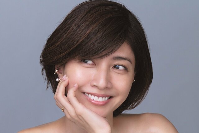 内田有紀49歳ほぼすっぴん美肌で「美的GRAND」表紙！デコルテまでハリツヤがすごい