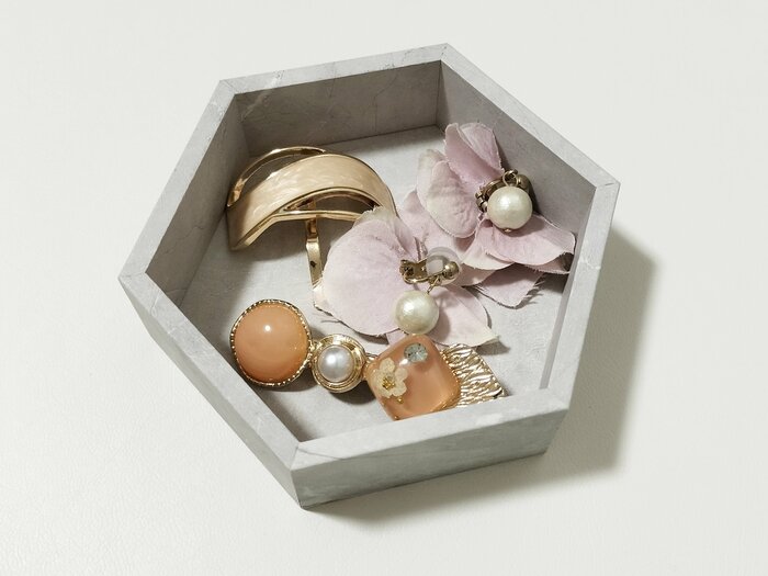 アクセサリートレーとして使いやすい大きさも