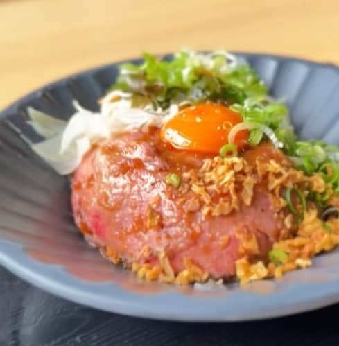 準ミチワングランプリ獲得の「ローストビーフ丼」