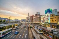 長崎市で目撃した「珍しすぎる歩道橋」に衝撃　不思議な形状に「よく作ったなぁ」