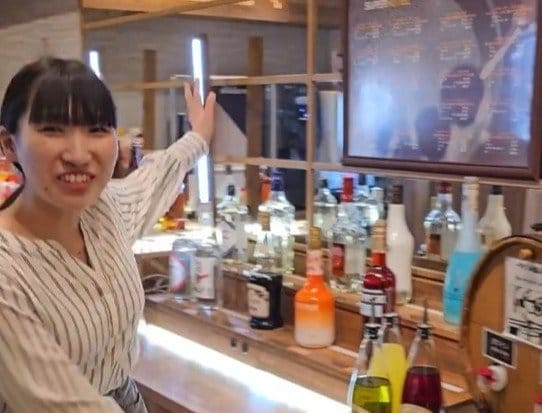 スーパーホテルのウェルカムバーは食べ物の持ち込みOK！大阪でおすすめのおつまみとそれに合うお酒は？