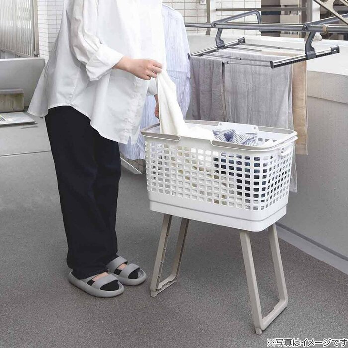 洗面所の棚や洗濯機のそばにも置きやすい、すっきりした色合い