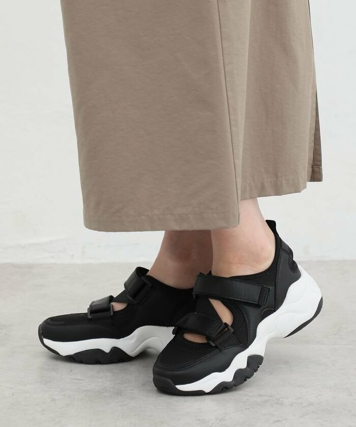 スニーカーサンダル