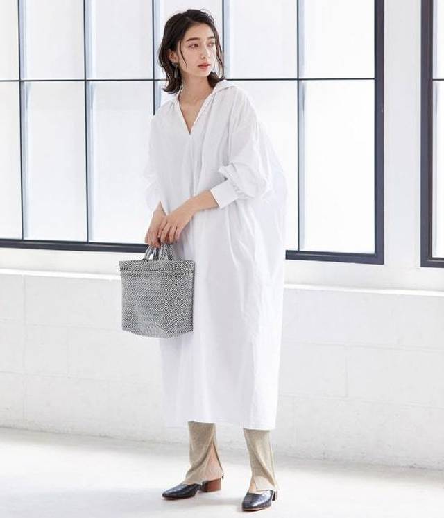 ADAM ET ROPE' - ギャザーサックワンピース ¥20,520（税込）