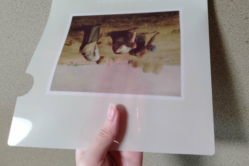 筆者撮影(ダイソー、クリアファイル（クリムト・ミレー、A4、3枚））