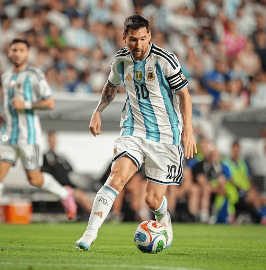 @leomessi