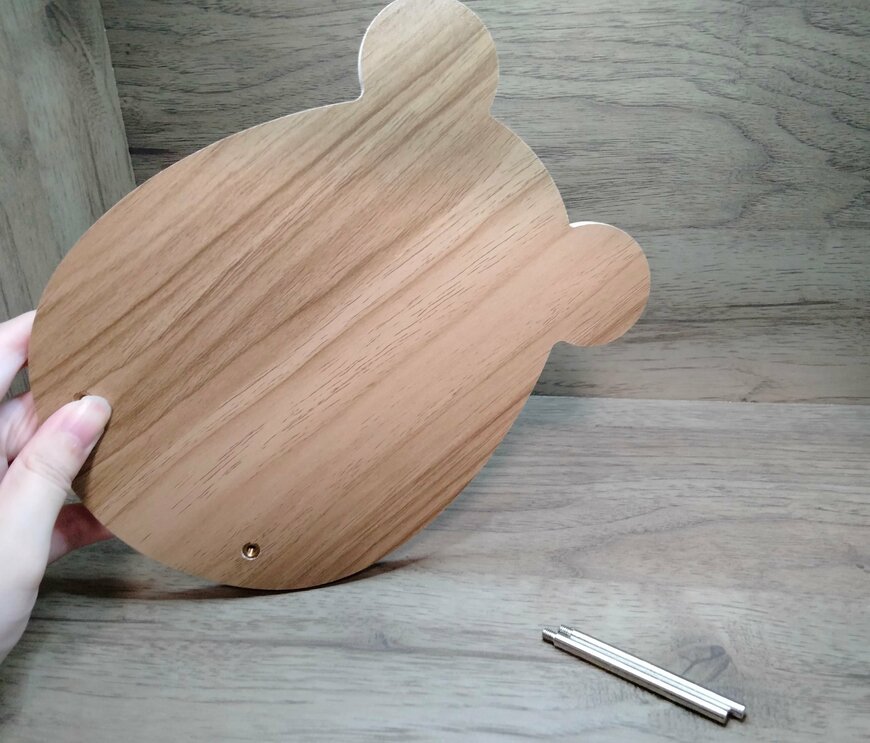 筆者撮影（ダイソー、スタンドミラー（クマ））