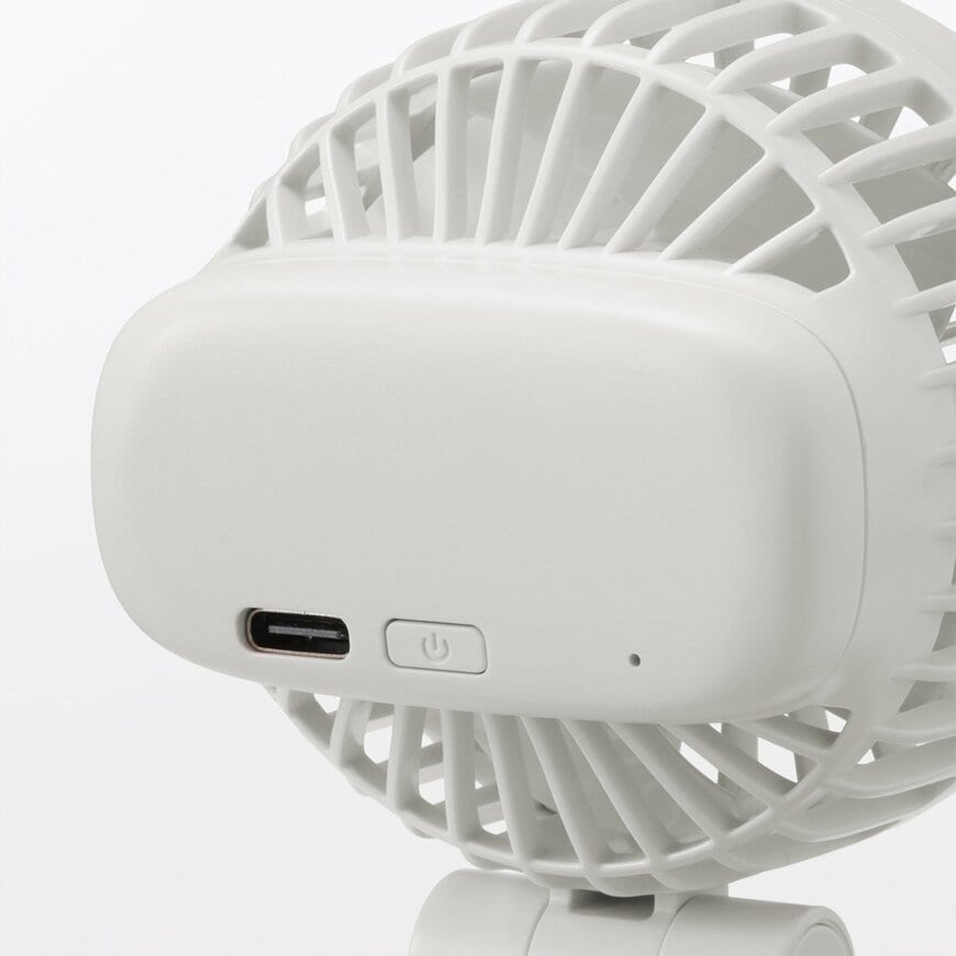出所：無印良品ネットストア 置いても使える 充電式クリップファン