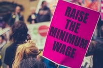 【最低賃金】議論スタート 政府「早期に1000円」目指す 労働組合は1500円を要望