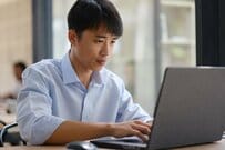 【大企業と中小企業】年収と貯蓄、みんなの平均をみてみよう