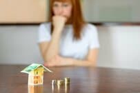 「おひとりさま」が抱える不安な老後生活…今から準備できることとは？