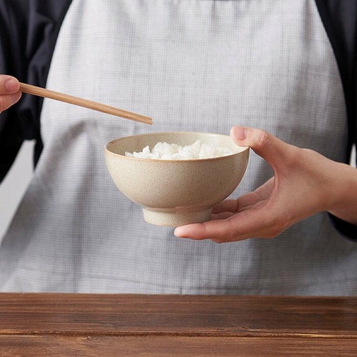 持ちやすいサイズ感と、お米を美味しく見せてくれる風合い