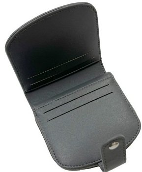 カード類もたくさん収納できそうです