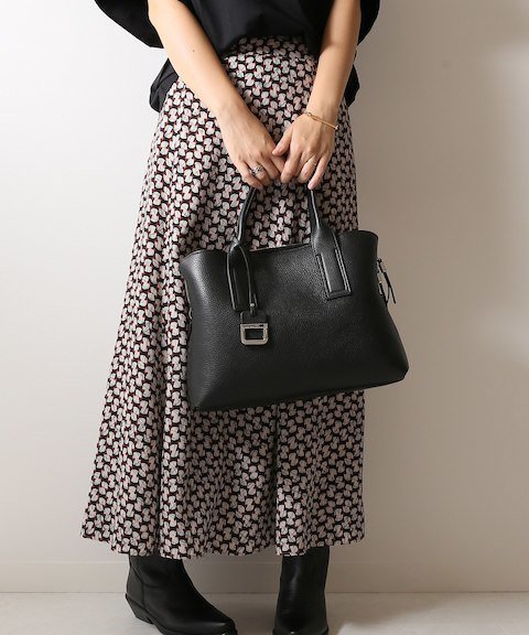 INNUE - レザートートバッグ ¥31,320（税込）