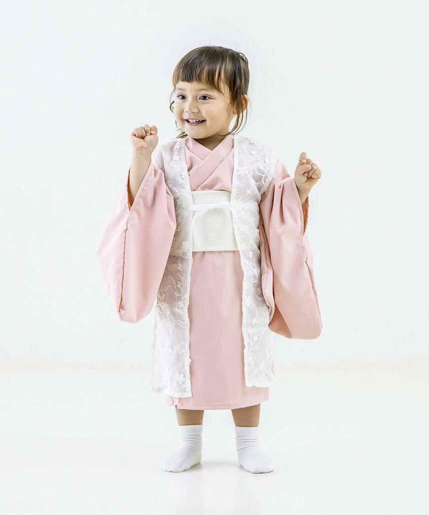出所：パルグループ公式ファッション通販サイト 3COINS 着物：80～90cm／ひな祭り（ピンク）