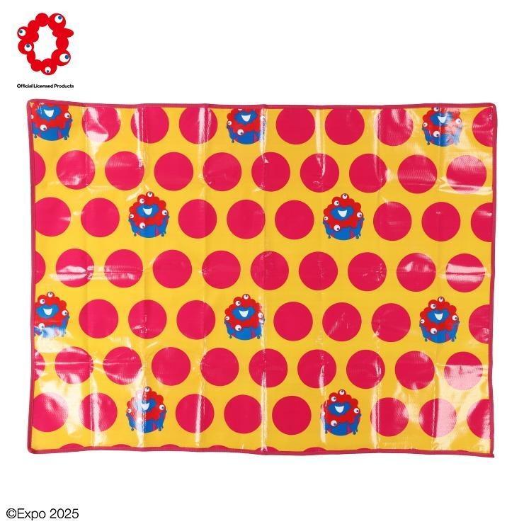 出所：しまむら公式オンラインストア レジャーシートＬ（大阪・関西万博）・ピンク 210