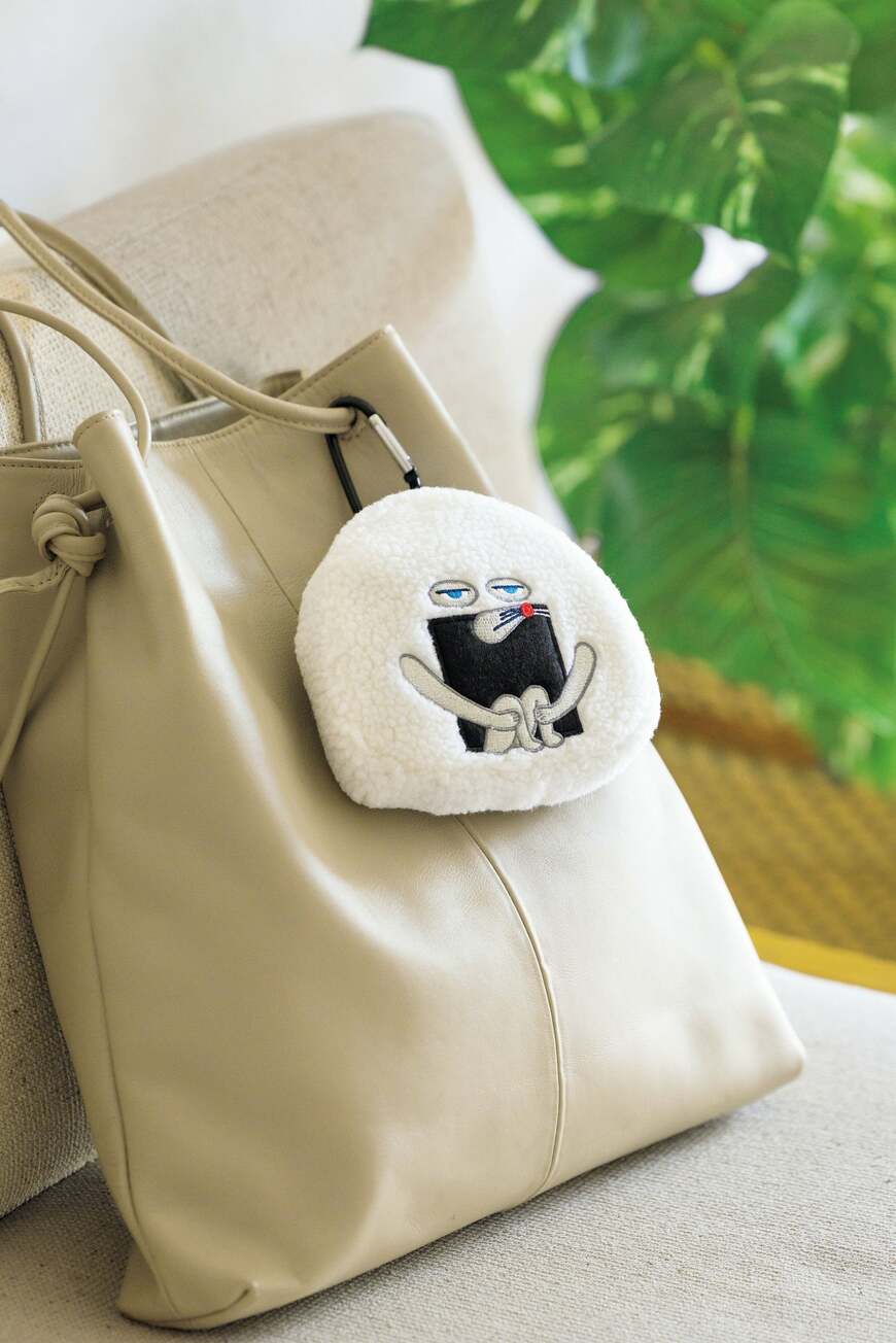 株式会社KADOKAWA公式　特別付録「ぬいぐるみチャームになる パンどろぼう おにぎりぼうやエコバッグ」の画像