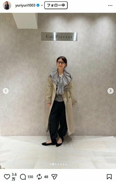 56歳 石田ゆり子 大人フリルコーデが大反響「パリジェンヌ」「可愛い