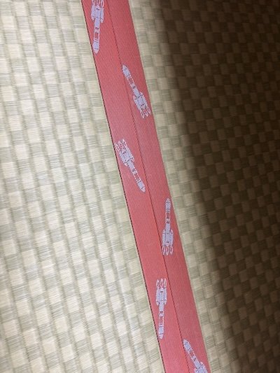 赤いヘリが入った畳