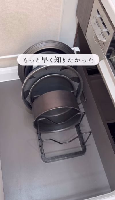 変身前のコンロ下収納