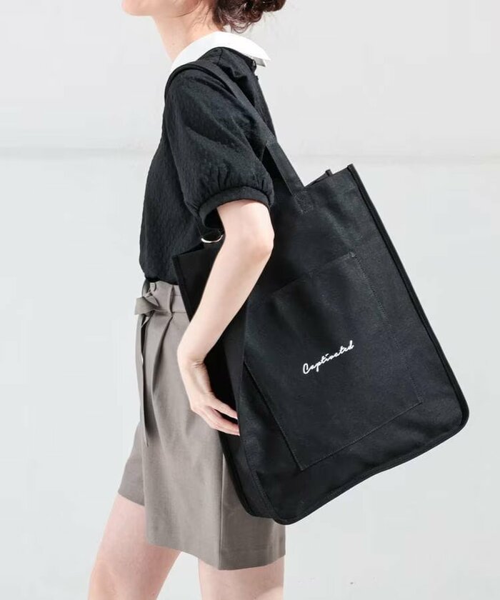 荷物が多くなりがちな推し活にぴったりの大容量トートバッグ