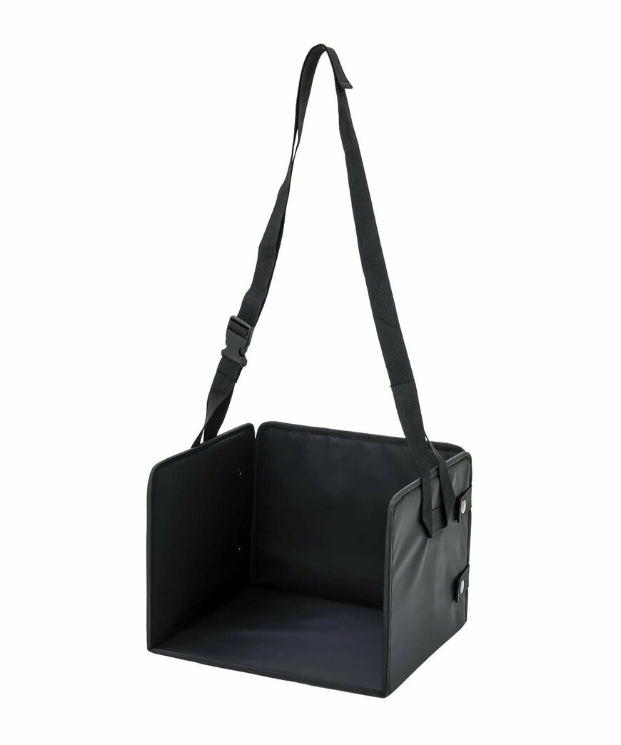 出所：3COINS公式　KIDS用折りたたみフットレスト