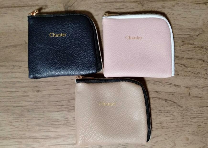 筆者撮影（セリア、革風 コインケース L字ファスナー）