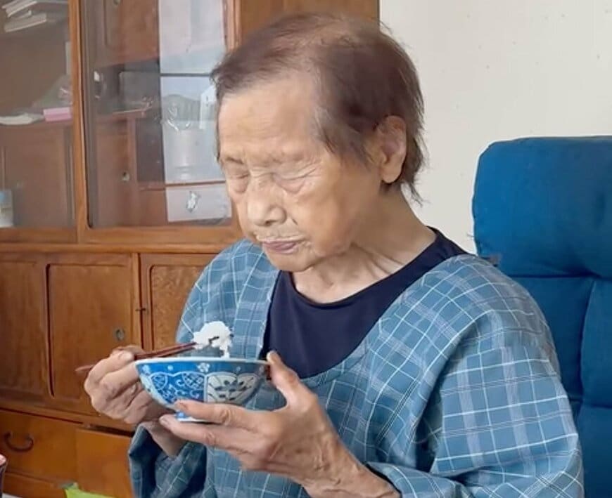 【95歳長寿飯】おばあちゃんが“丁寧に作る朝食”が注目の的に「元気の源なんだね」