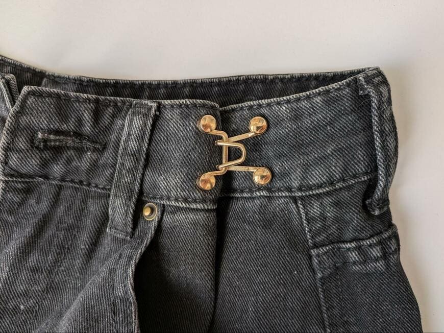 筆者撮影（セリア　ウエスト調整バックル）