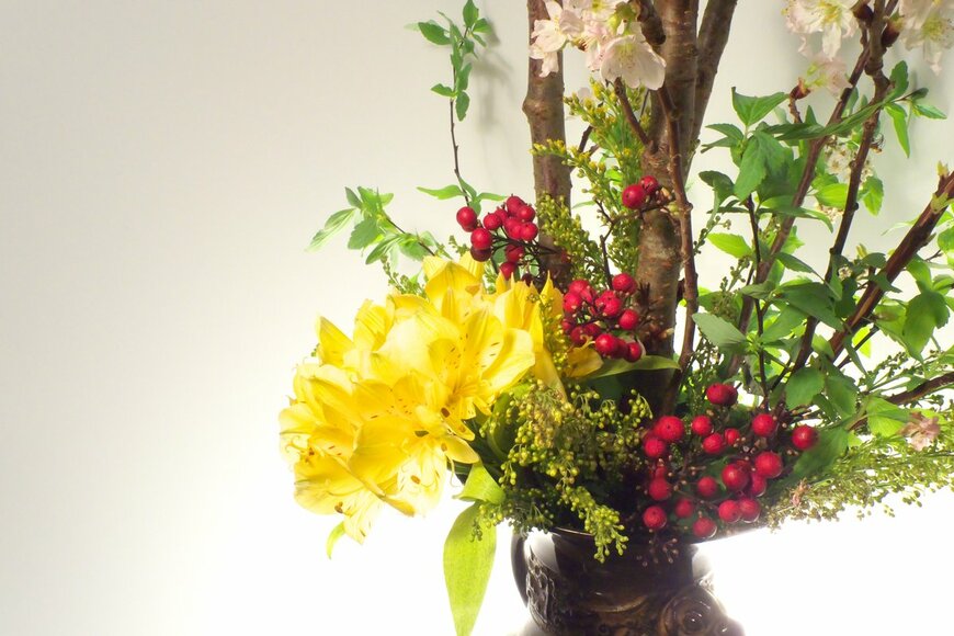 【新年の祝い事に飾る切り花】オススメ10選、正月にふさわしい華やかさ