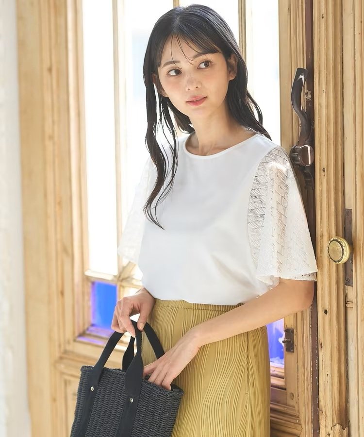 ハニーズ公式　袖レーストップスの画像