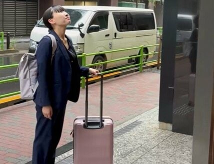 出張する時のスーツケースの中身はどうしてる？　「2つのタイプ」にさまざまなコメントが集まる