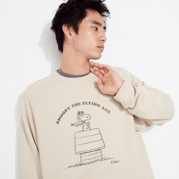 かわいらしいスヌーピーのデザインに、思わずキュンとしてしまうスウェットシャツ
