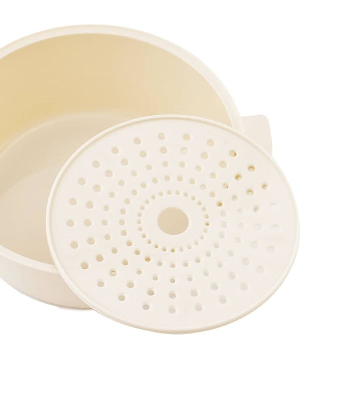 蒸し野菜をつくれるすのこが付属されているのも魅力