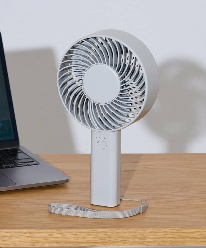 3COINSのハンディファンは2200円からという手に取りやすい価格