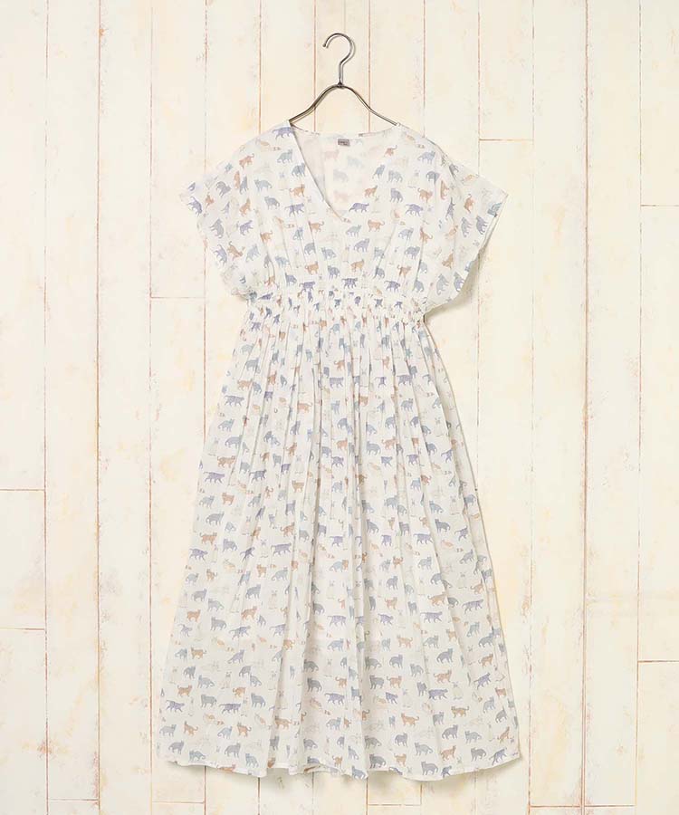 出所：ブルーブルーエ公式　ネコ総柄ワンピース