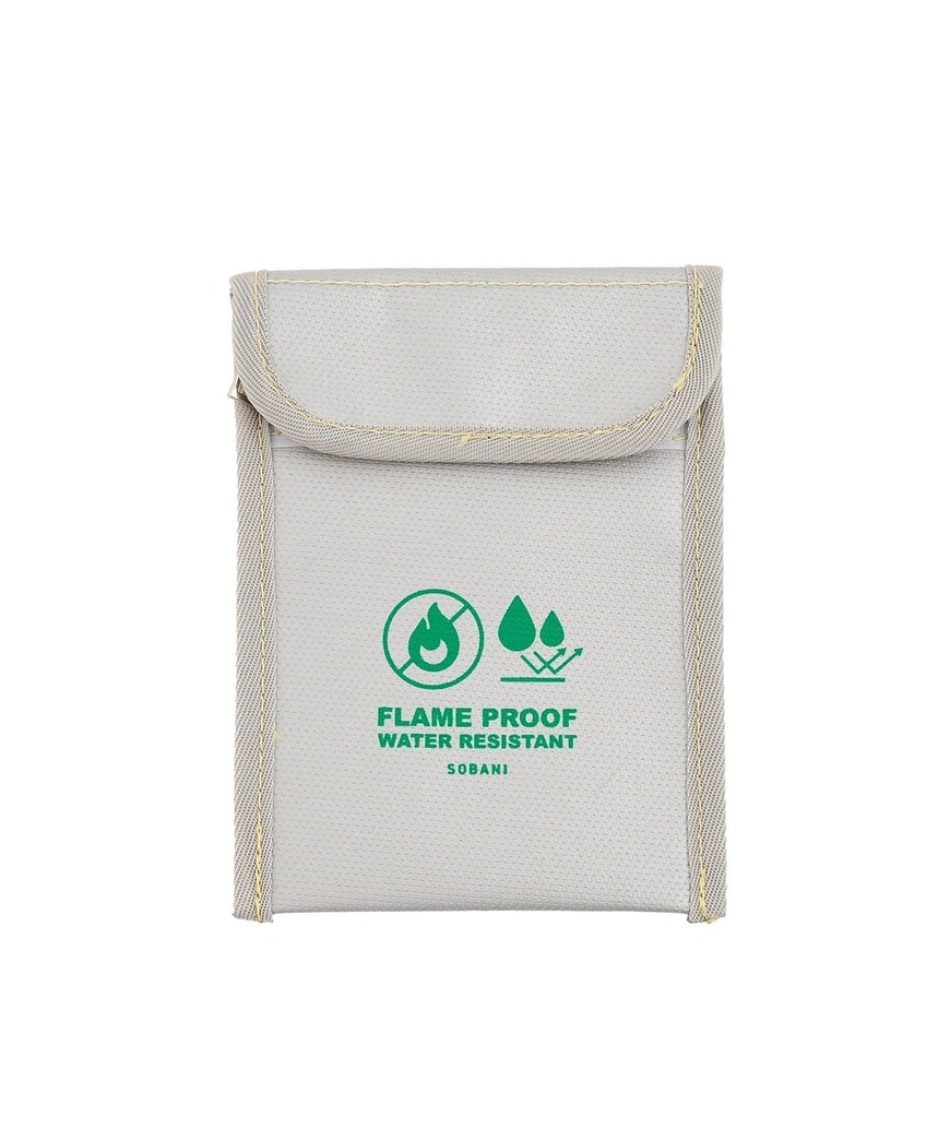 出所：3COINS公式　防火ポーチ／SOBANI