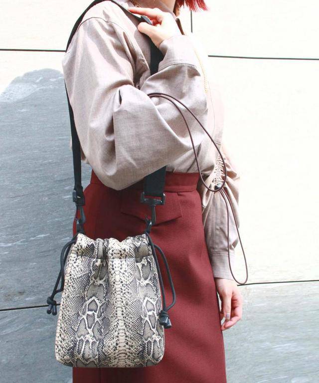 G.V.G.V. - PYTHON PRINTED DRAWSTRING BAG ¥16,500（税込）