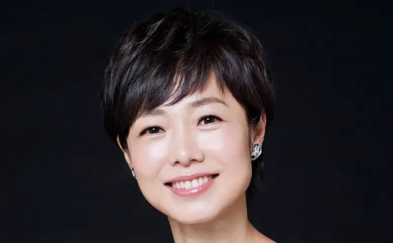 有働由美子、ドラマ撮影での“骨折”オフショットに反響「ほんとうかと…」「めっちゃビックリ」TBS『時すでにおスシ!?』で連ドラ初出演