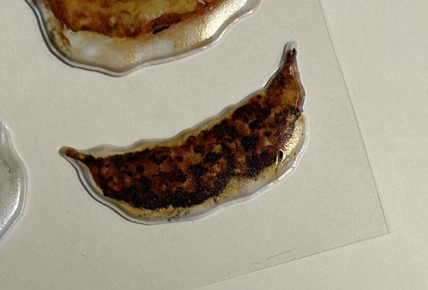 筆者撮影（キャンドゥ、ステッカー ぷくぷく エンボス 餃子柄）