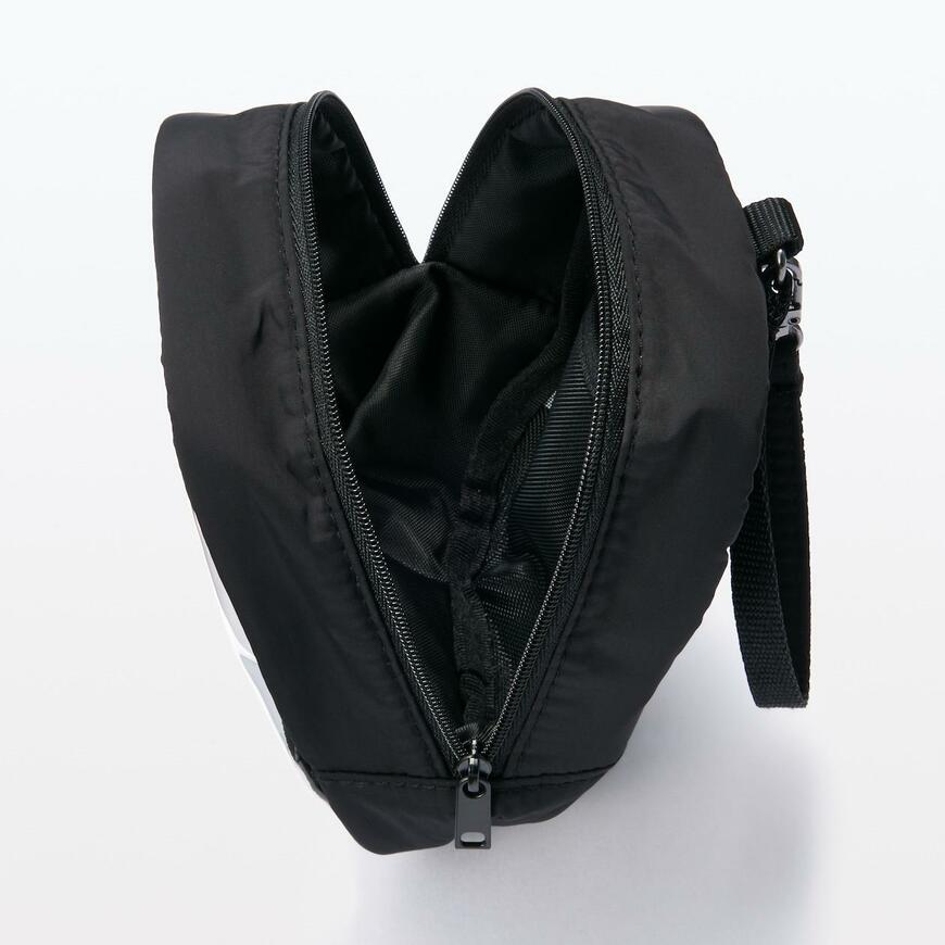 無印良品、吊るせるコレクションポーチ画像