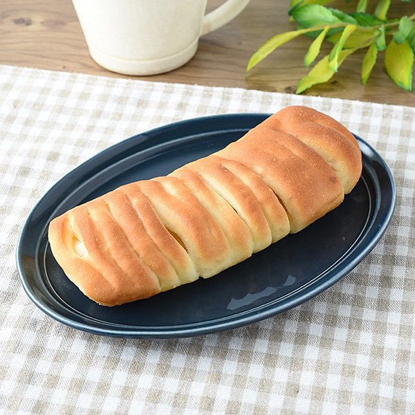 ファミリーマートの新商品：バターの旨み広がる塩バターパン