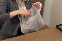 ホテルに行くとつい気分が上がってしまい…部屋での過ごし方に「これが楽しみ」「わかります」と納得の声