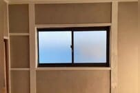 【築50年の家DIY】昭和のサッシを木材とポリカーボネート板で内窓DIY　劇的変化に「ほんまにすごい」