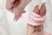 【可愛すぎる】超簡単な毛糸アートで…→ふわふわモフモフの可愛い「リボン・ハート・お花」が完成