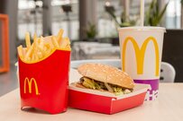マクドナルド「客単価爆上げ」の理由。6月に株価も上場来高値更新