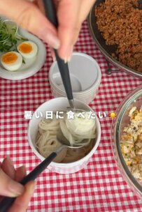 【旦那弁当】暑い夏に食べたい「トマトそうめん弁当」がおいしそう！麺の盛りつけ方にも注目